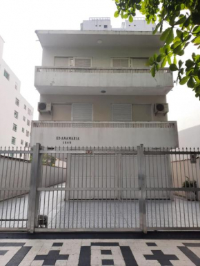 Apartamento a 1 quadra da praia Pitangueiras.